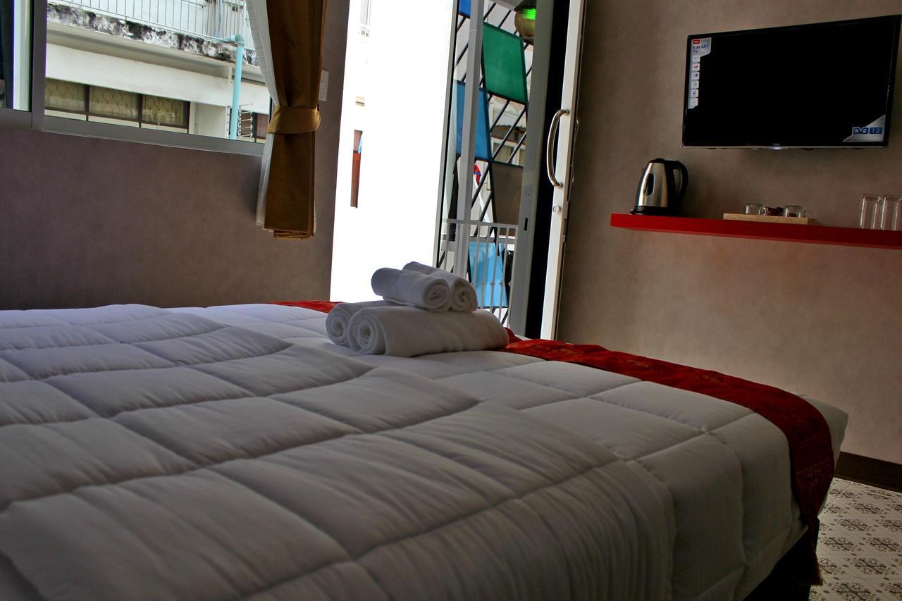 Everest Boutique Hotel バンコク都 エクステリア 写真