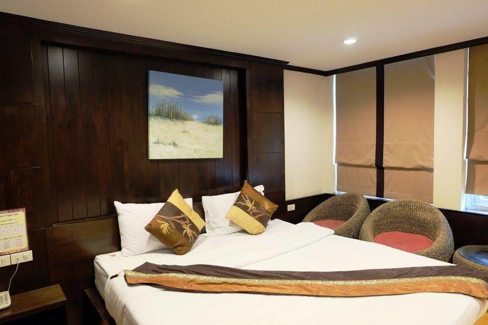 Everest Boutique Hotel バンコク都 エクステリア 写真